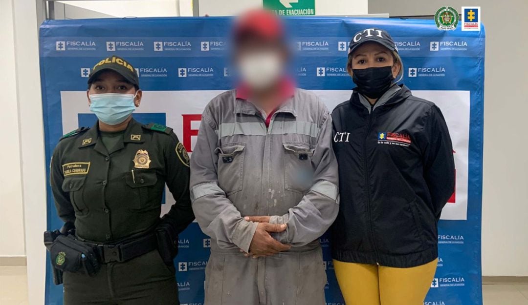 De acuerdo con la investigación, al parecer cometió todo tipo de vejámenes con su hija quien al cumplir su mayoría de edad lo denunció.