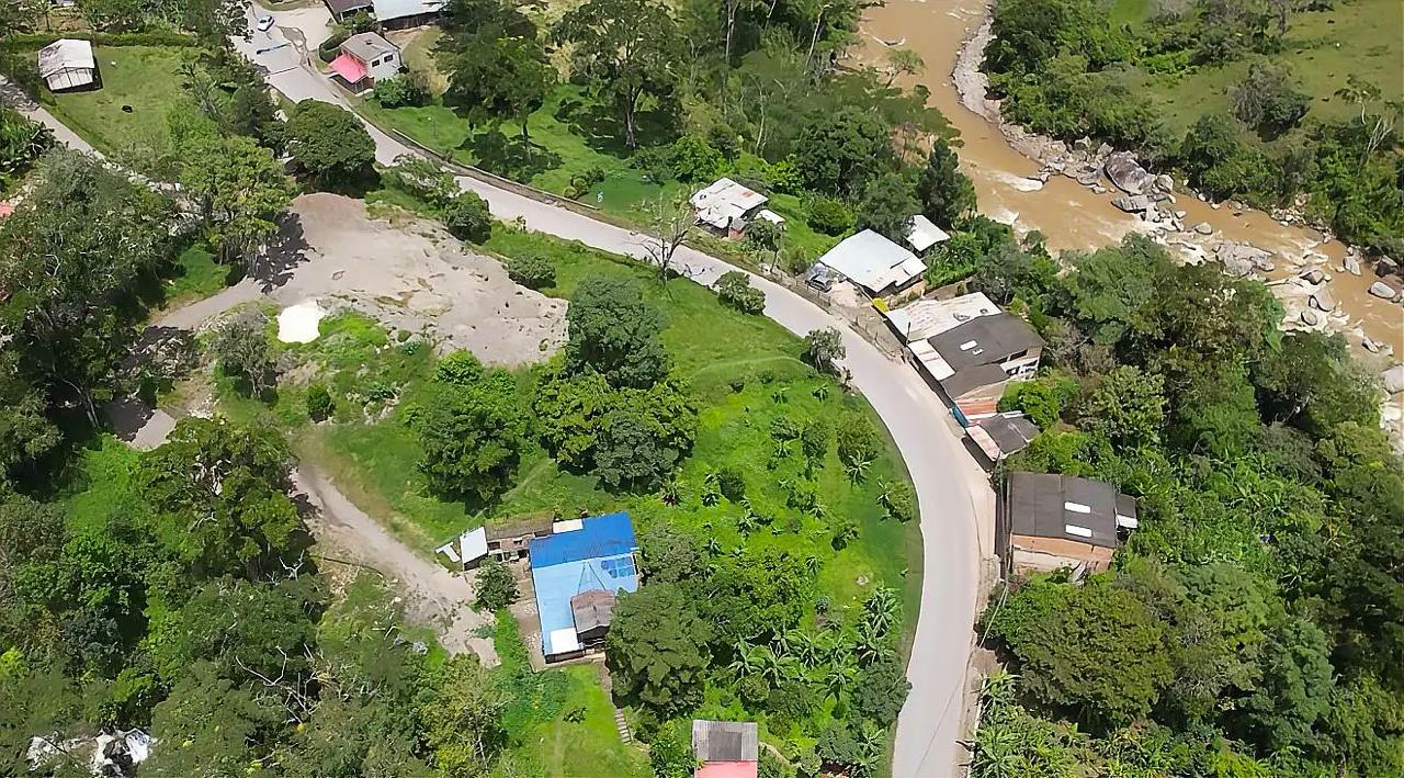 Actualmente las obras de pavimentación y mantenimiento de la vía que comunica a Tibaná, Chinavita y Garagoa alcanzan un avance general del 60 % / Foto: Gobernación de Boyacá.