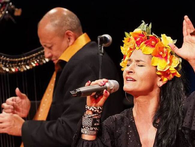 Ana Veydó lleva la batuta de Cimarrón en 20 años de historia