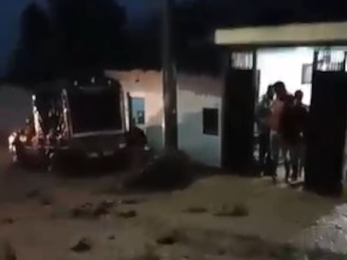 Desbordamiento de quebrada deja 15 viviendas afectadas en Pamplona