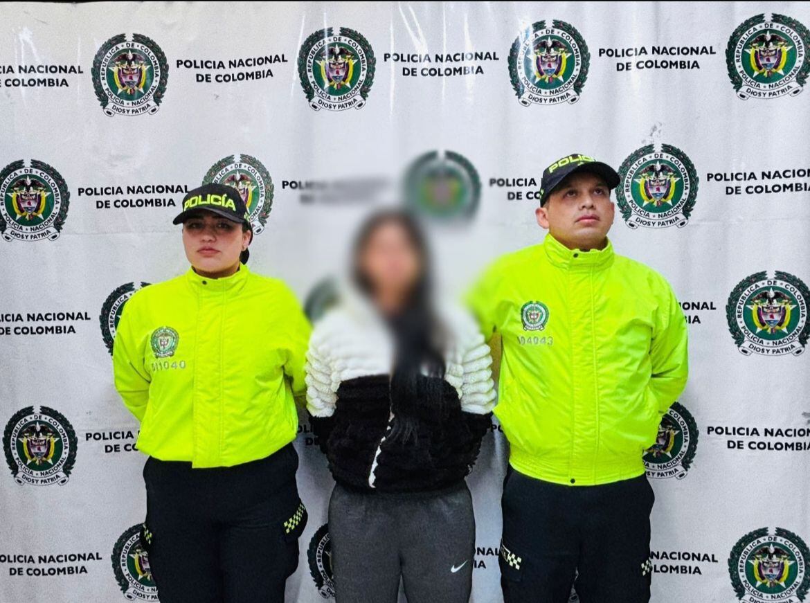 Captura de presunta responsable de abusar y empalar a menor de 4 años en Bogotá. Foto: Policía.