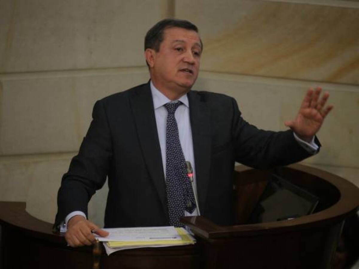 Uribistas insisten a Santos en un "cara a cara" sobre el plebiscito
