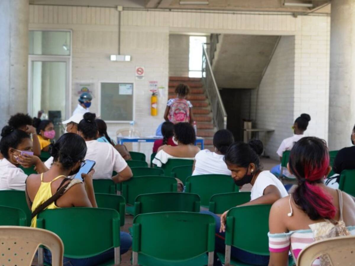 Tres entidades se unen para cuidar salud mental de las madres adolescentes