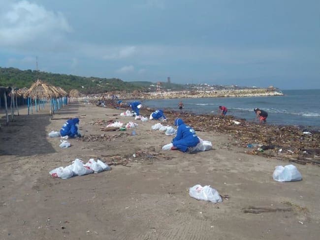 Limpieza de playas de Puerto Colombia se mantendrá por un mes