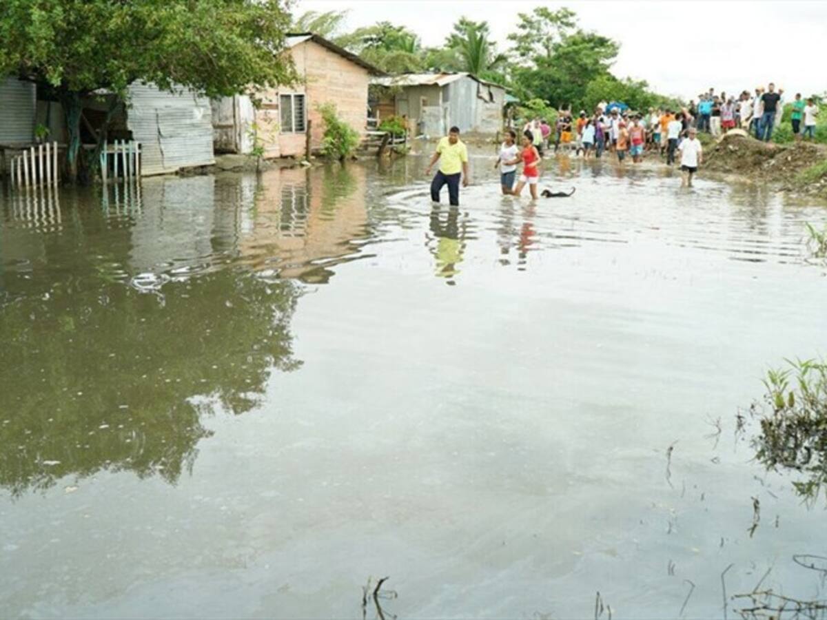 Inundaciones tienen en jaque a ocho municipios de Córdoba