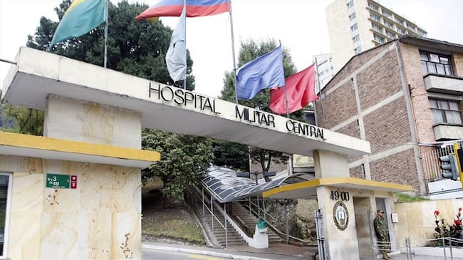 El comandante se recupera en el Hospital Militar Central. Foto: Colprensa