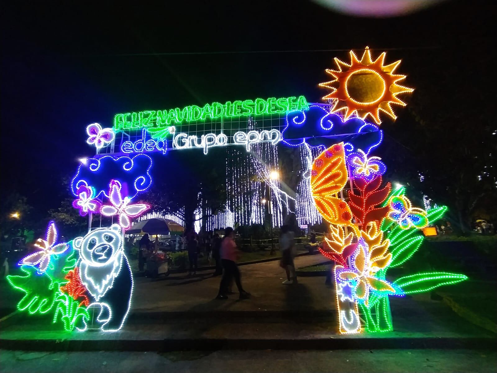 Alumbrado navideño parque de Los Fundadores en Armenia. Foto Cortesía Jorge Torres
