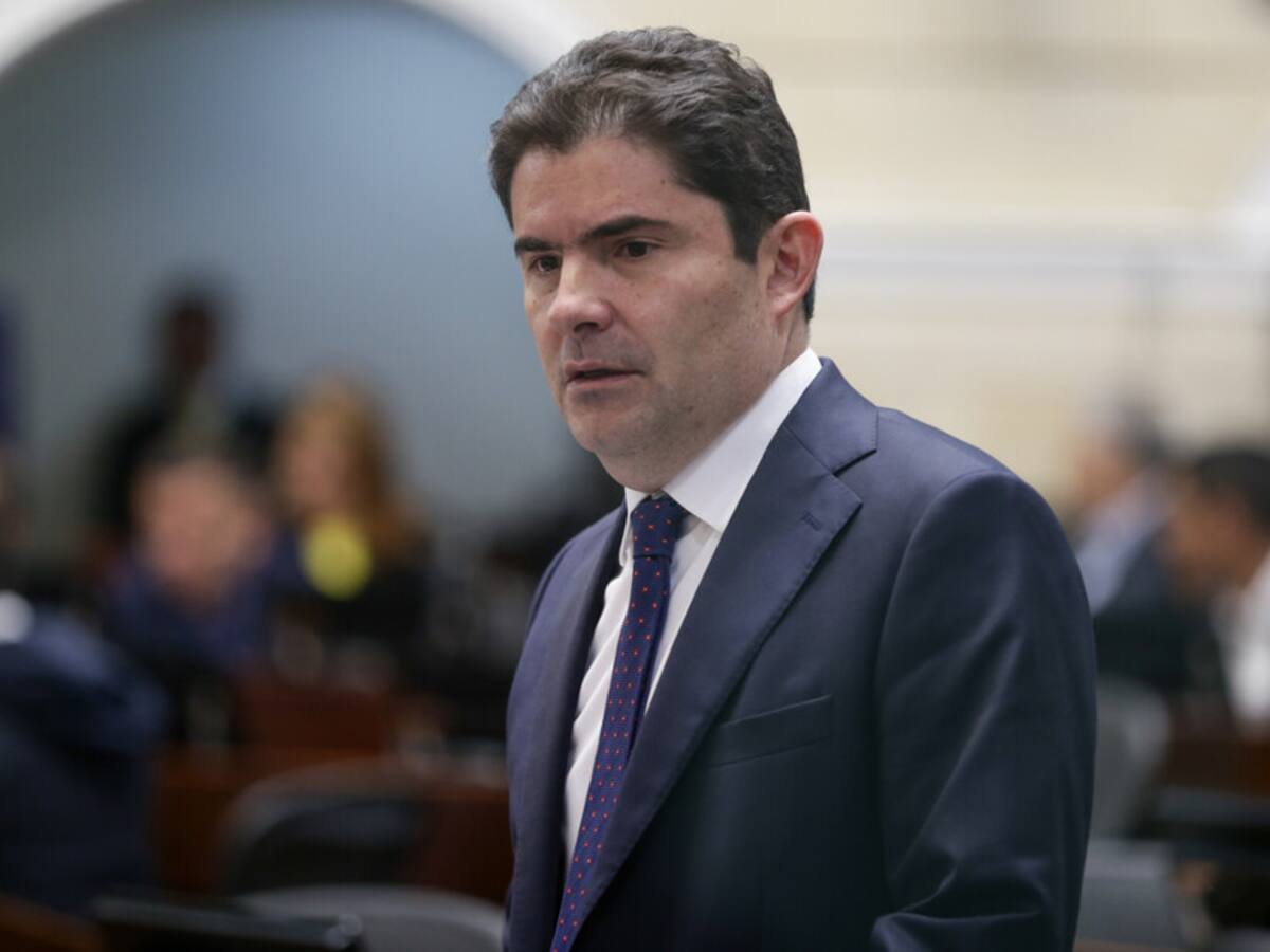 Exministro Luis Felipe Henao denuncia zona de distención para Clan del Golfo en cuatro departamentos