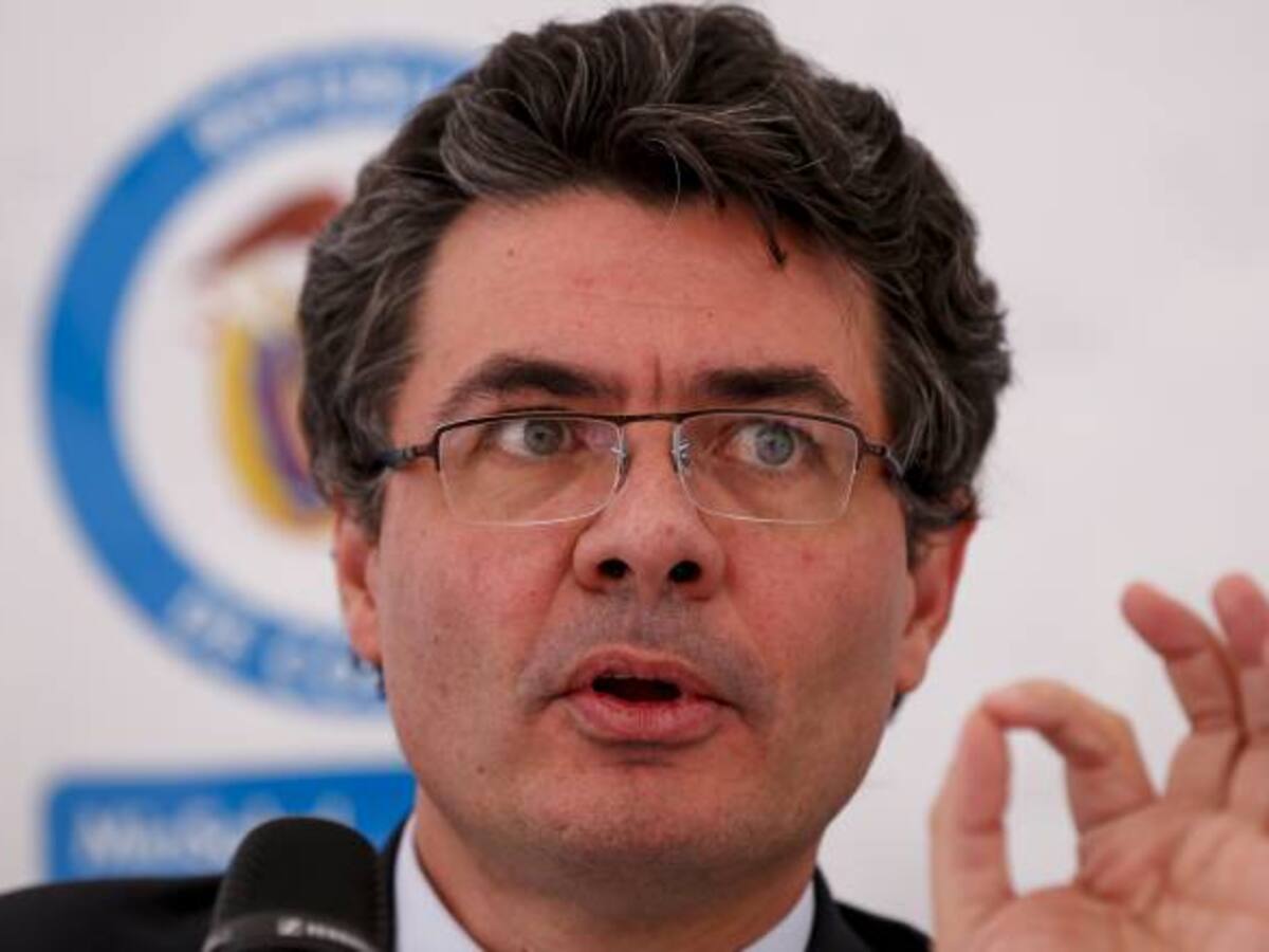 Ministro de Salud a rendir explicación ante la Corte Constitucional