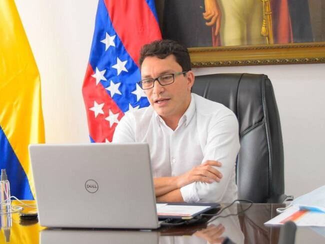 Gobernador de Magdalena solicita apoyo médico a Cuba para atender pandemia