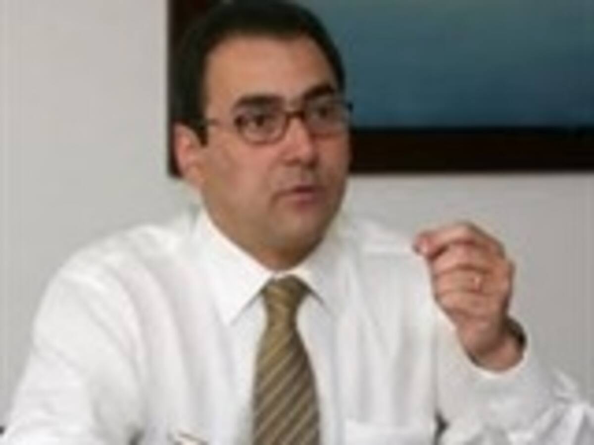 Ministro de Comercio, Industria y Turismo, Sergio Diaz-Granados, firma el Tratado de Libre Comercio con la Unión Europea