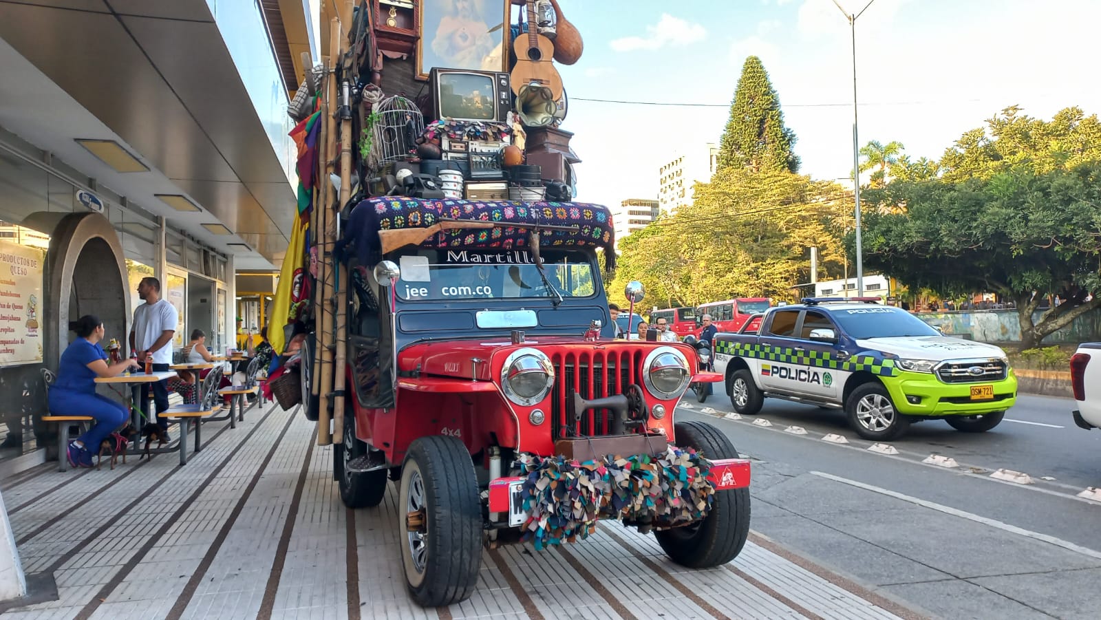 Lanzamiento de la fiestas de Armenia con el tradicional Yipao, sector Bolo Club. Foto: Vanessa Porras