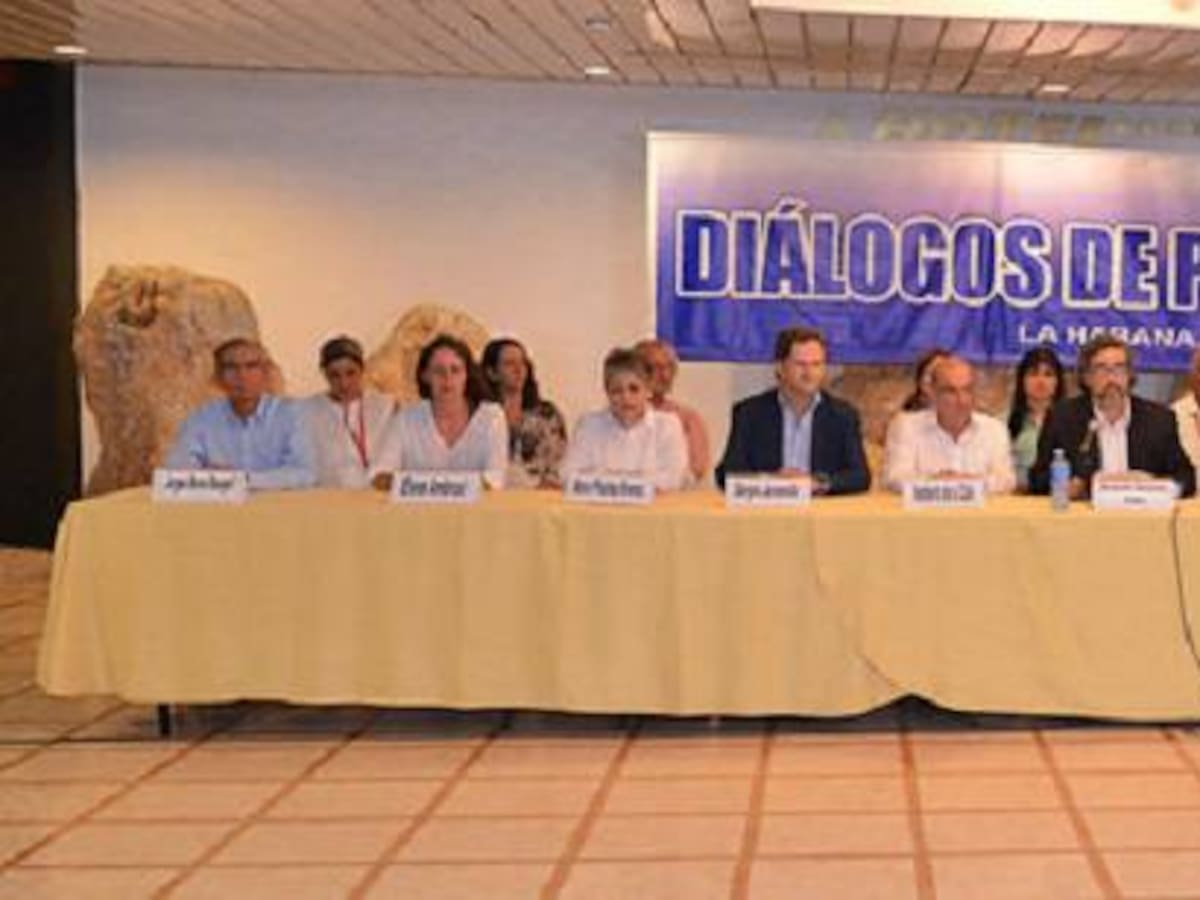 Inicia el que sería el último ciclo de conversaciones de paz antes de la firma final