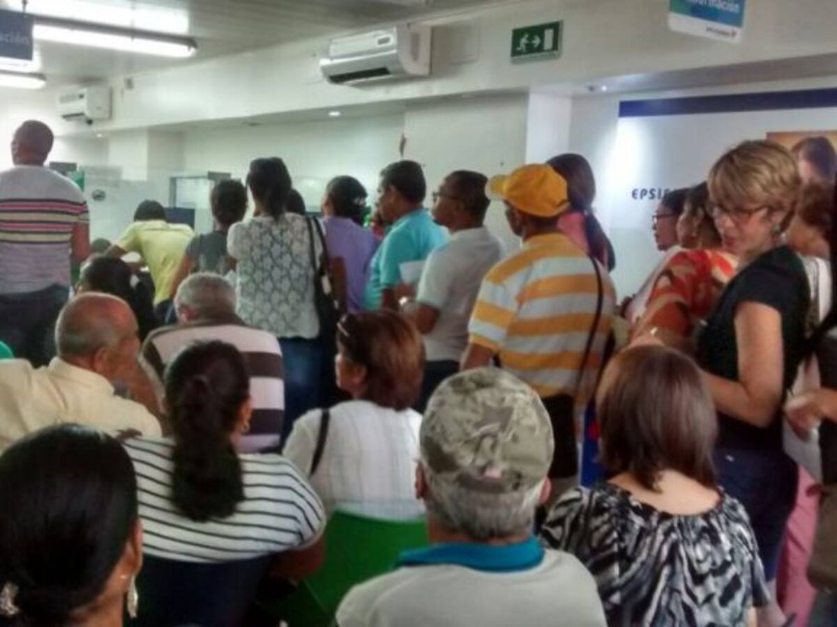 En Cafesalud en Barranquilla esperan entrega de drogas hasta por ocho meses