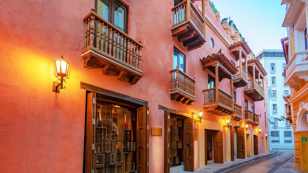 Temática especial de Realismo Mágico presente en fiestas de San Silvestre de Hoteles en Cartagena