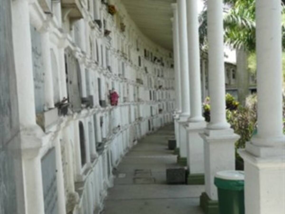 Colapsaron los cementerios públicos de Cartagena