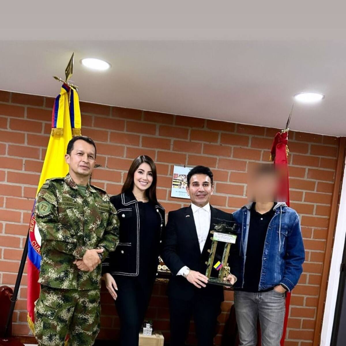 Así era la relación del comandante de la Cuarta Brigada y el falso príncipe en Medellín
