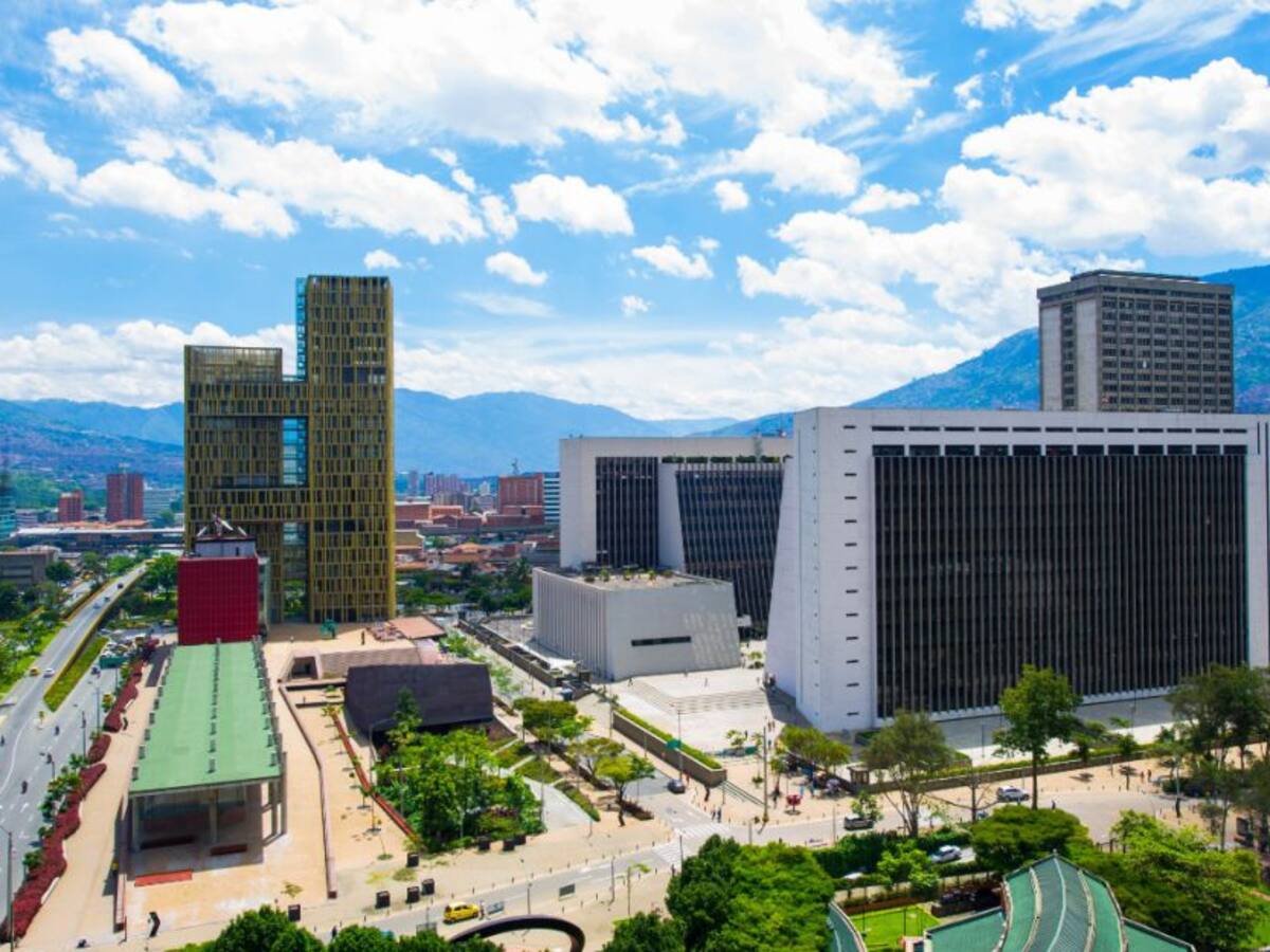 Cerca del 85% de Medellín está bajo el dominio de organizaciones armadas