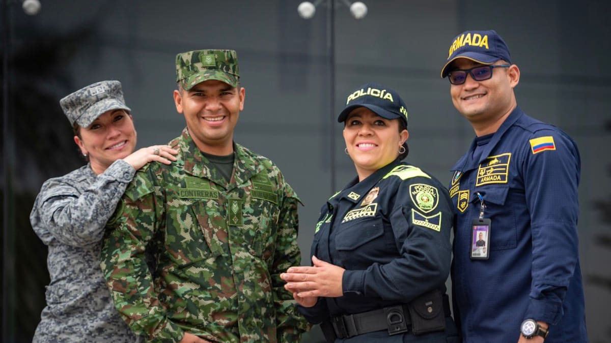 Gobierno ajustó sueldos de militares y policías: así quedan los salarios en 2026