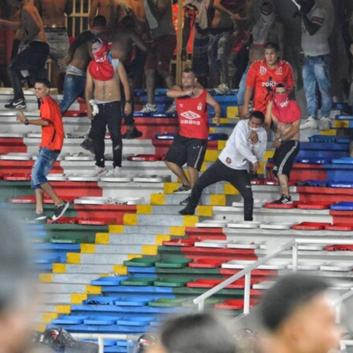 Reducción de policías en estadios no fue una decisión unilateral del gobierno: MinInterior