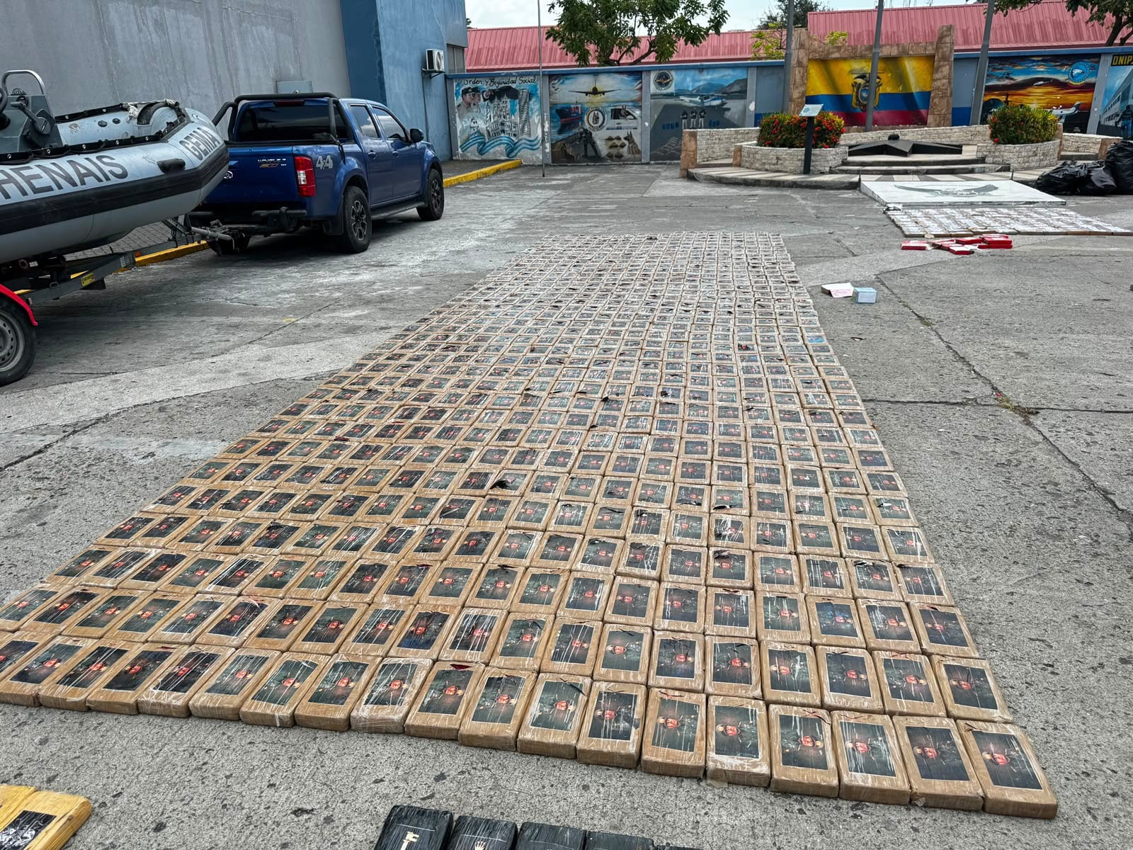 Con apoyo de inteligencia de la Policía de Colombia incautan 3,6 toneladas de cocaína en Ecuador