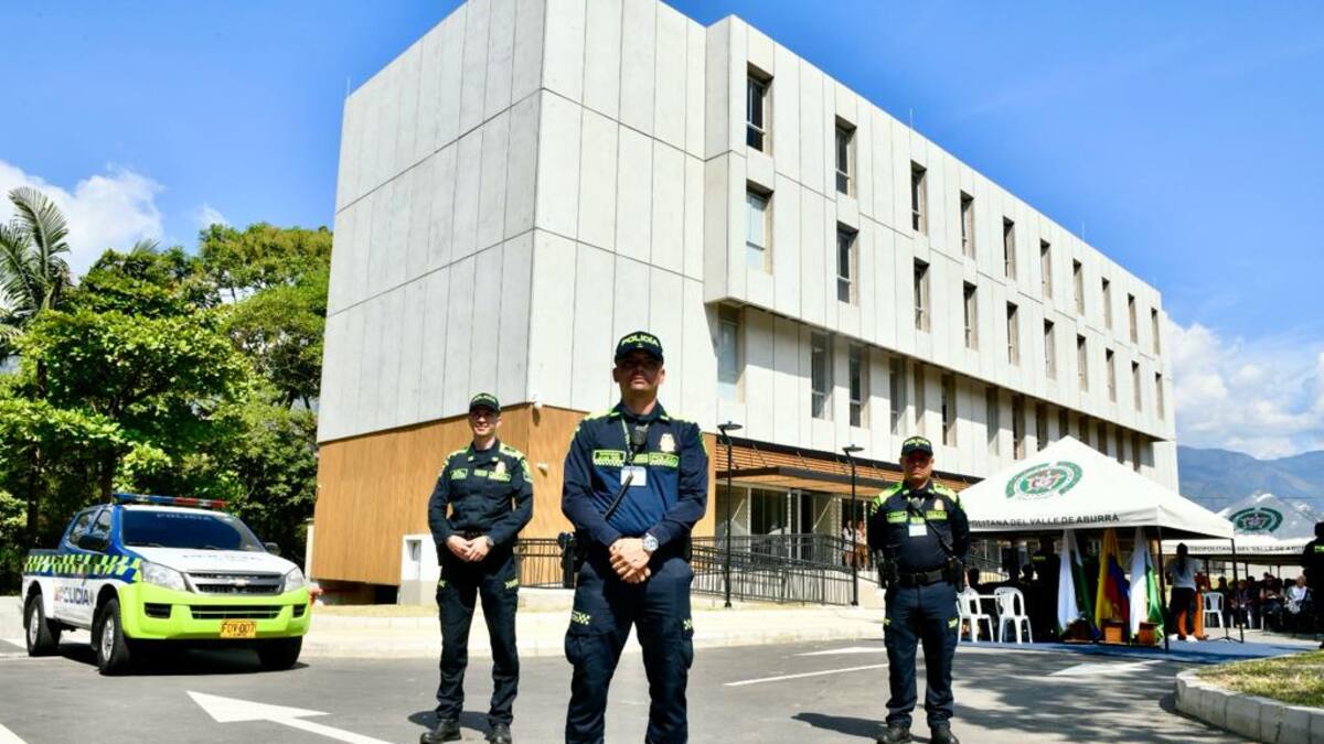 Medellín tiene dos nuevas estaciones de Policía en Guayabal y Aranjuez