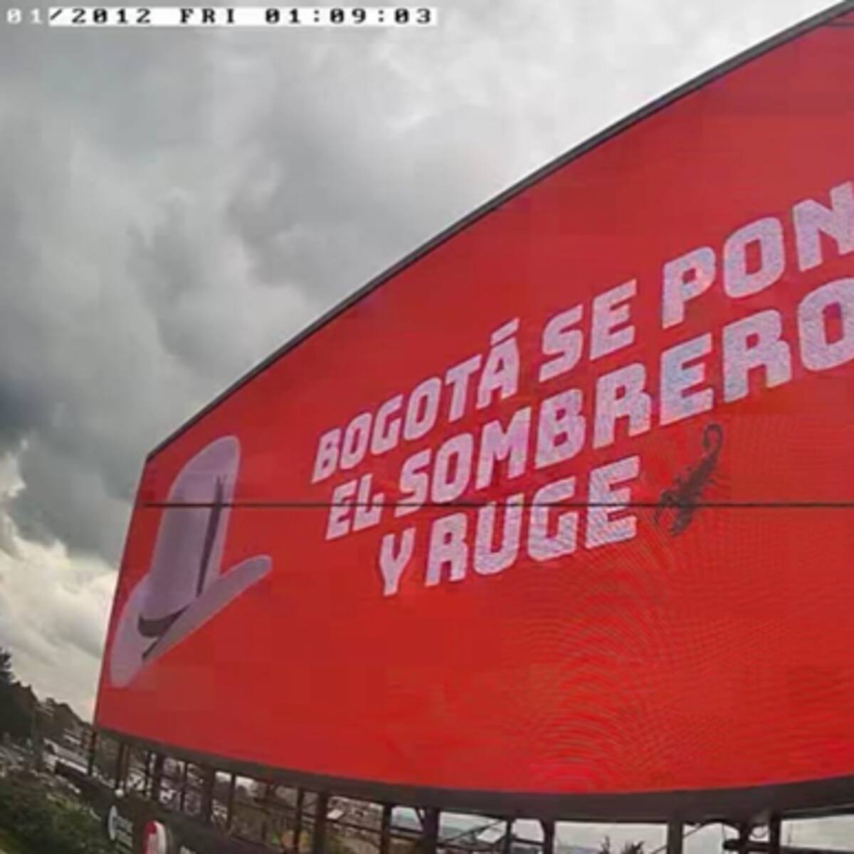 “Bogotá se pone el sombrero y ruge”. de que se tratan estas vallas que aparecieron en Bogotá?