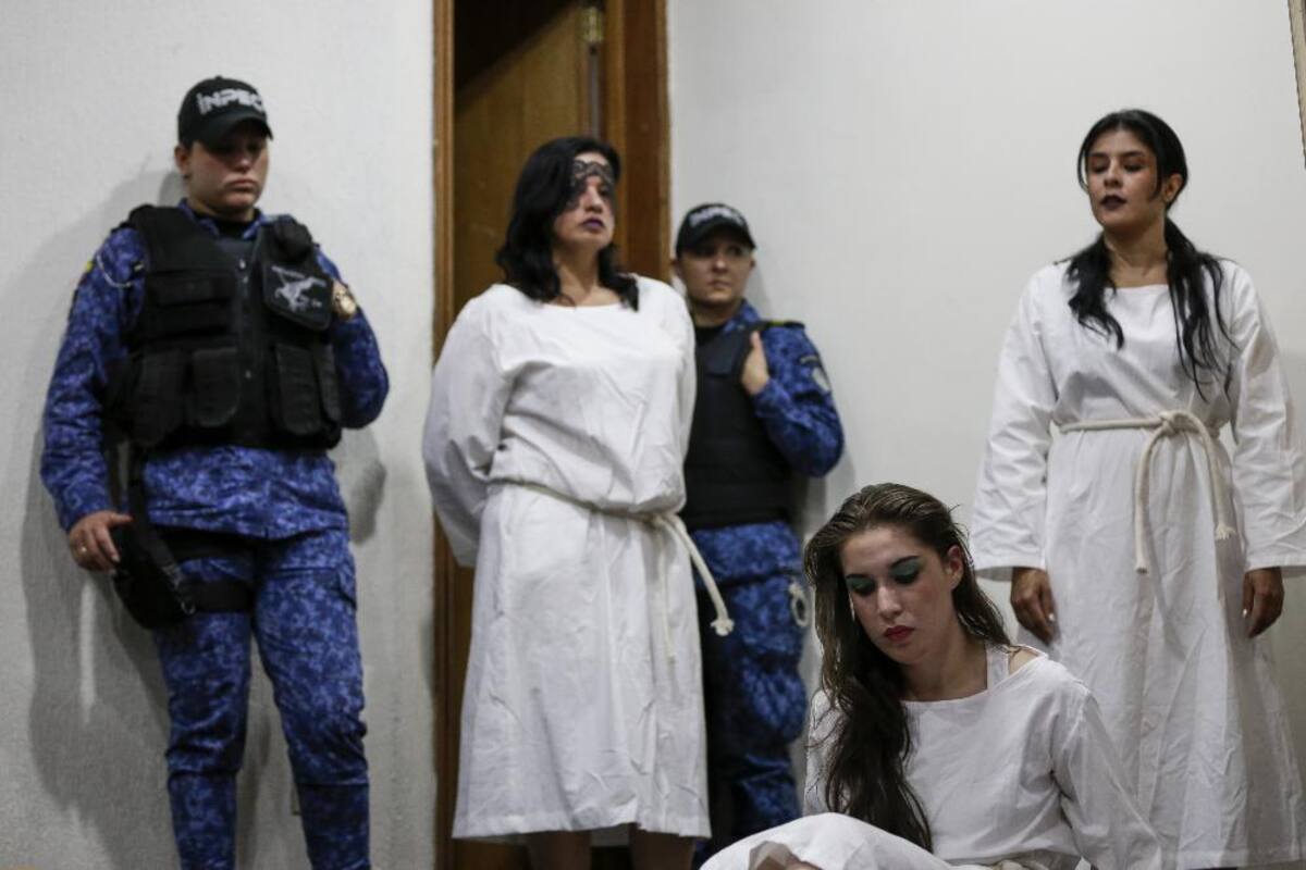 Luego de que el Inpec la había censurado por el contenido de una nueva obra de teatro que desde hace meses Johanna Bahamón venía preparando con las reclusas de la cárcel El Buen Pastor, este lunes la presentó en las instalaciones de la Defensoría del Pueblo en Bogotá