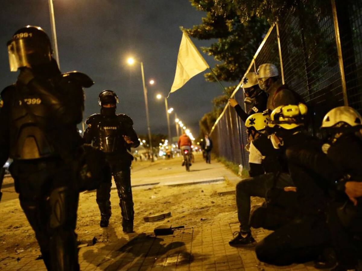 Agentes del ESMAD habrían atacado a periodistas en Bogotá