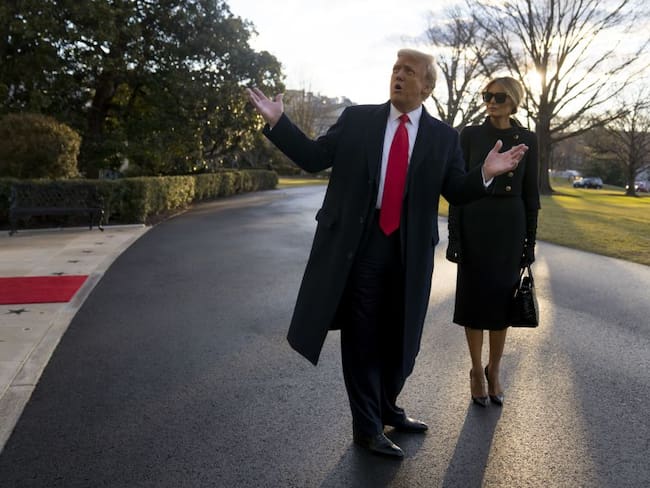 Donald Trump y su esposa Melania dejan la Casa Blanca 