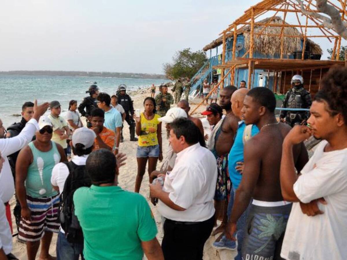 Alcaldía prohíbe ingreso de comidas y bebidas a Playa Blanca