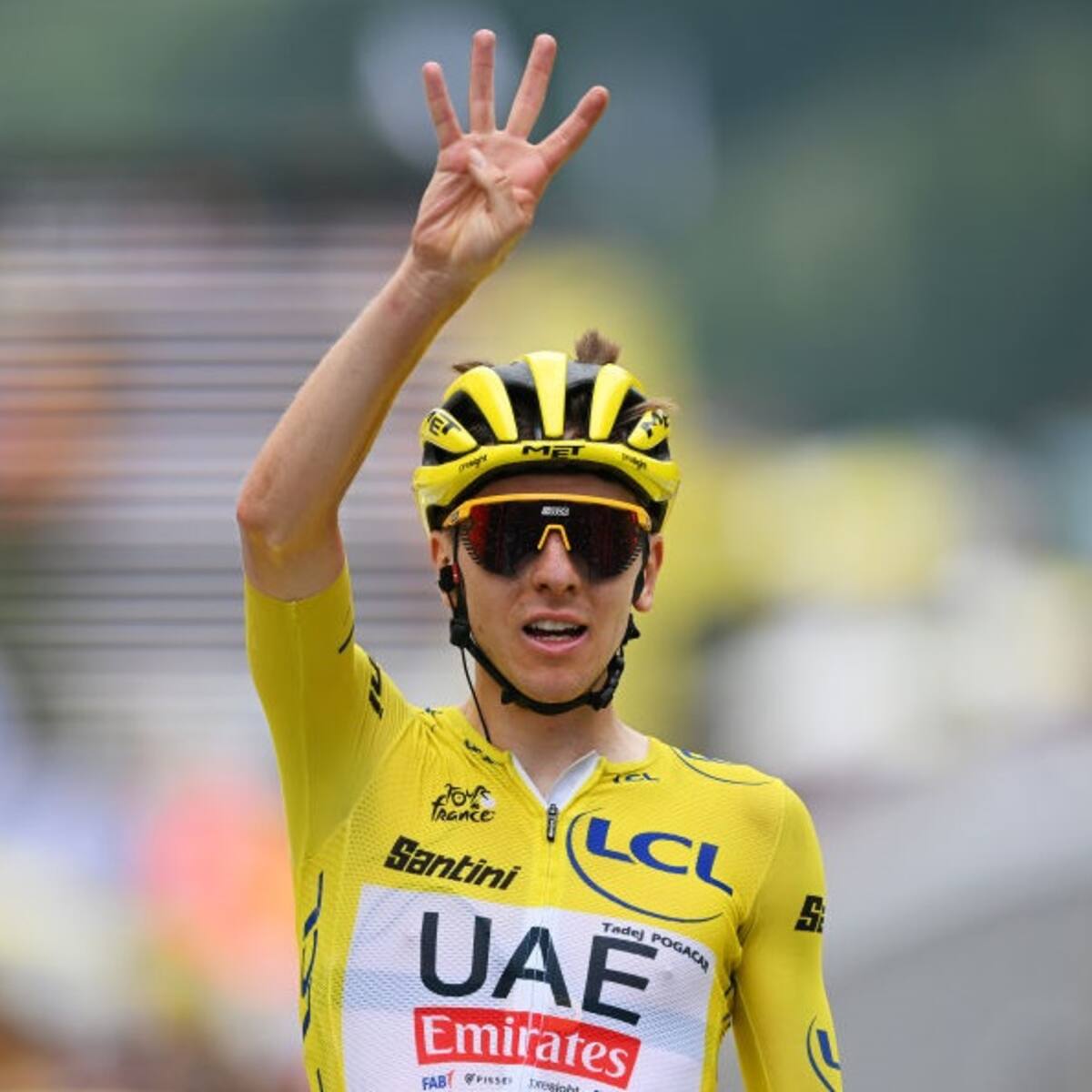Tadej Pogačar se vuelve a exhibir y deja casi sentenciado el Tour de Francia