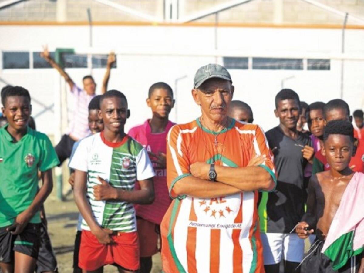 Juan Leonidas le apuesta al futbol y no a la guerra