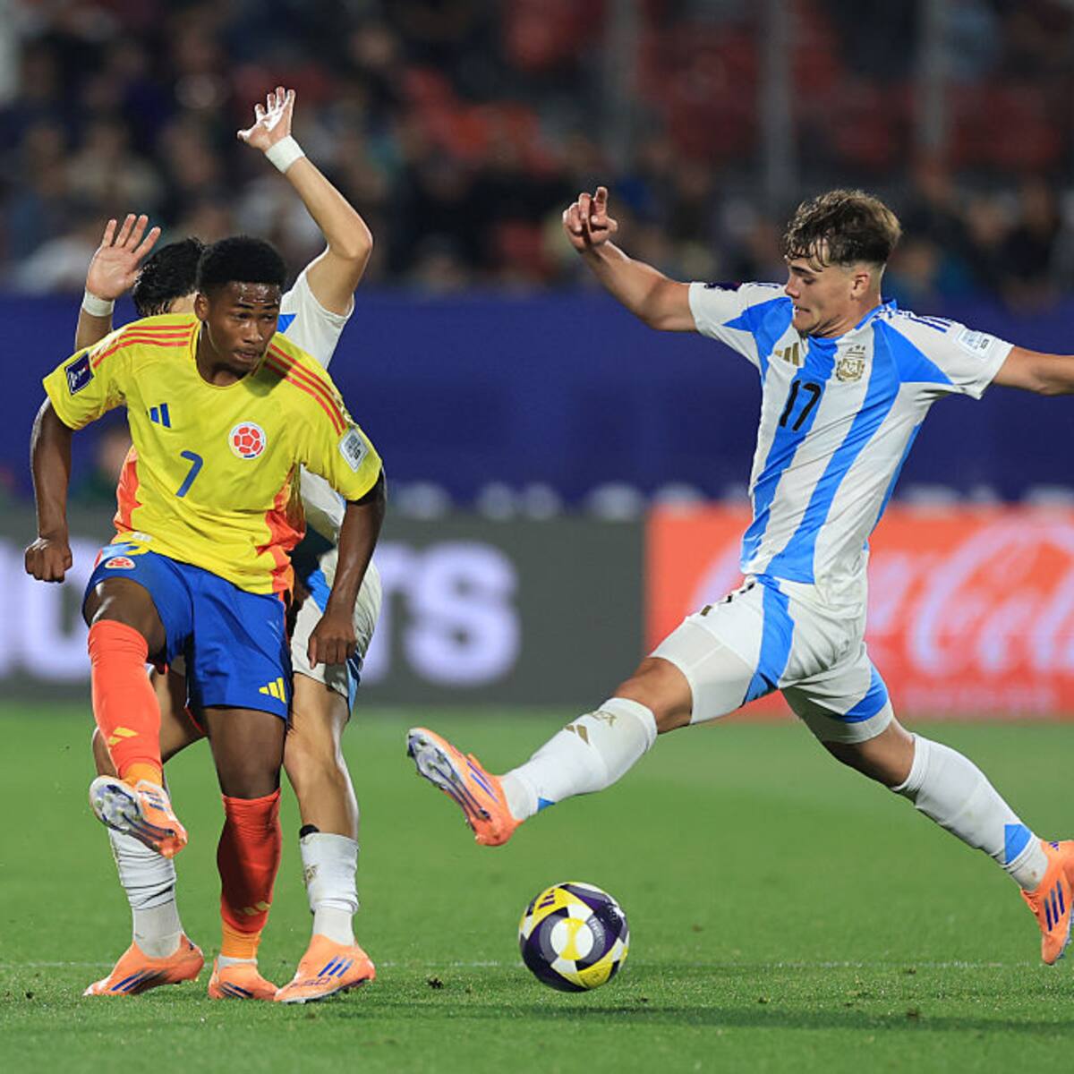 Prensa argentina se burla de jugador de la Selección Colombia