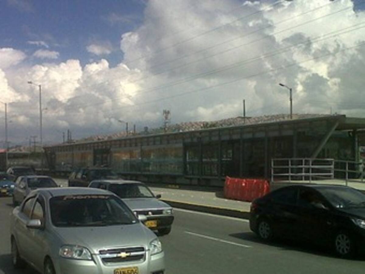 Los atracadores me apuntaron con arma en la cabeza: usuario de Transmilenio