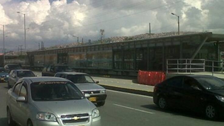 Los atracadores me apuntaron con arma en la cabeza: usuario de Transmilenio