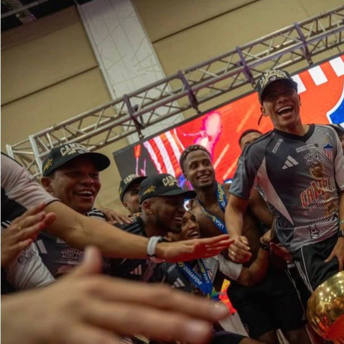 Se adelantó el Carnaval: Barranquilla celebra la estrella 11 del Junior