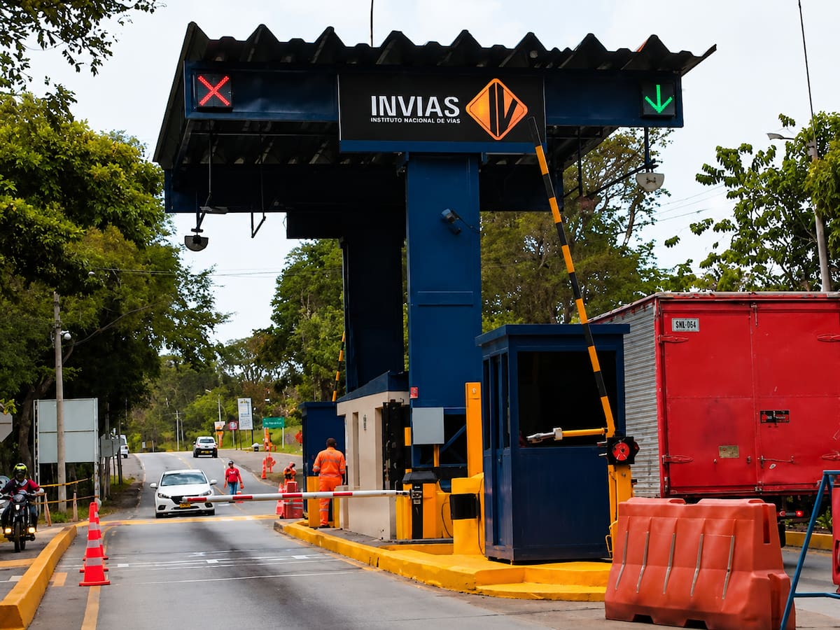 En peaje de Curití mantienen protesta pese a acuerdos en Curos y Oiba, de la vía Bucaramanga-Bogotá