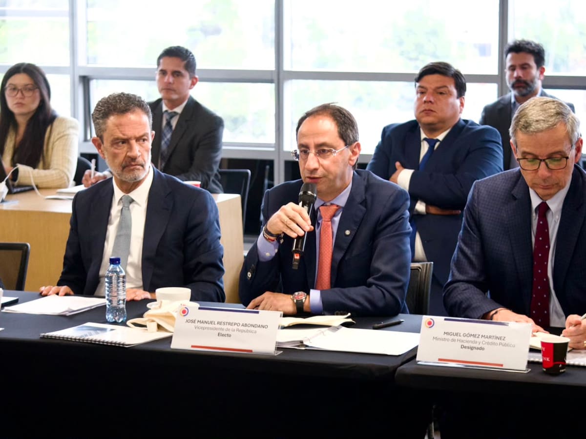 “Se demuestra la irresponsabilidad del gobierno saliente”: Restrepo tras ‘empalme’ con Contraloría