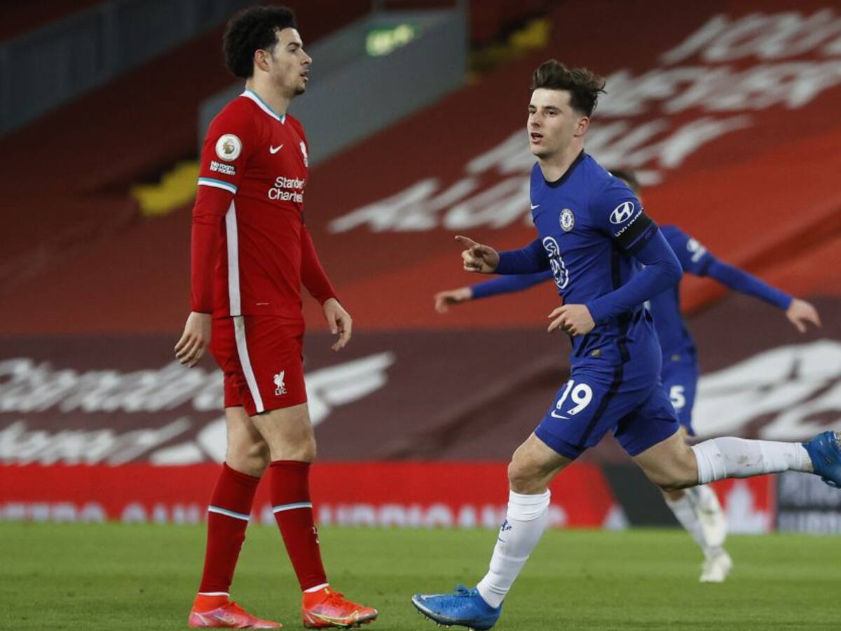 Un Liverpool irreconocible cae ante el Chelsea, que prolonga su invicto