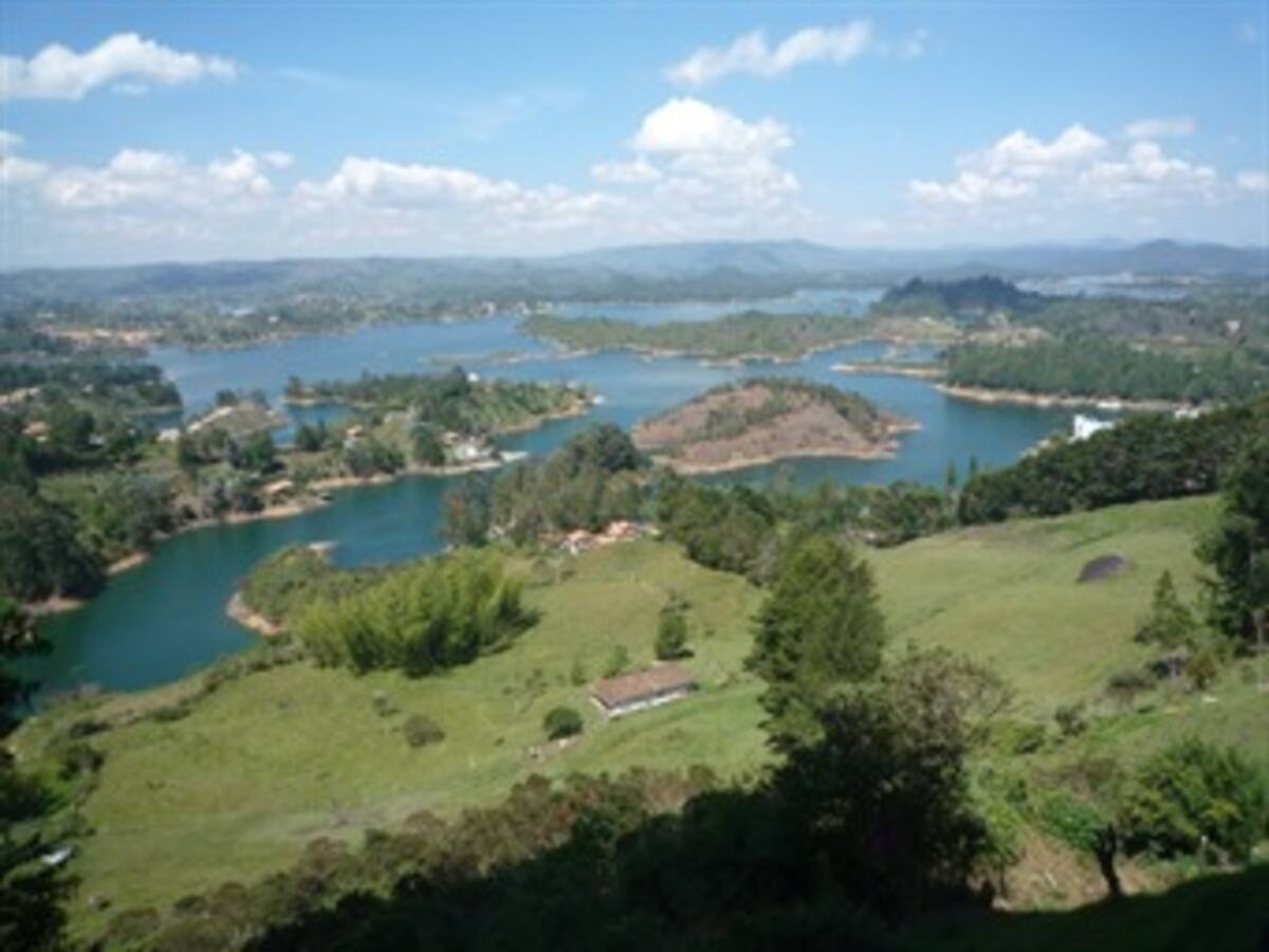 Siguen cayendo los embalses de generación eléctrica en el país