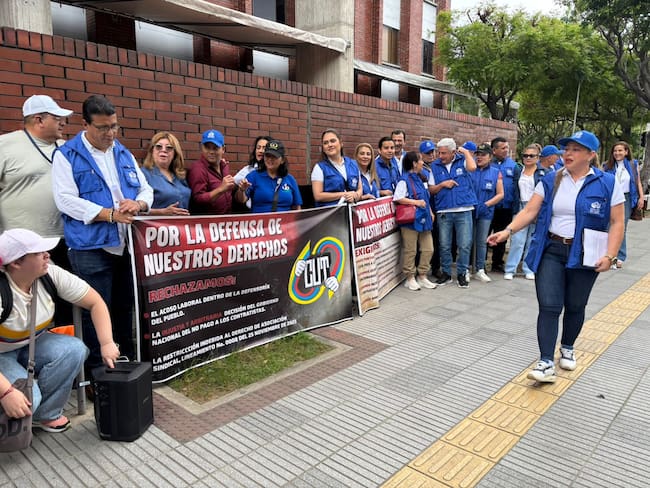 Trabajadores de la Defensoría del Pueblo protestaron en Cúcuta por falta de pagos. / Foto: Camilo Picón.