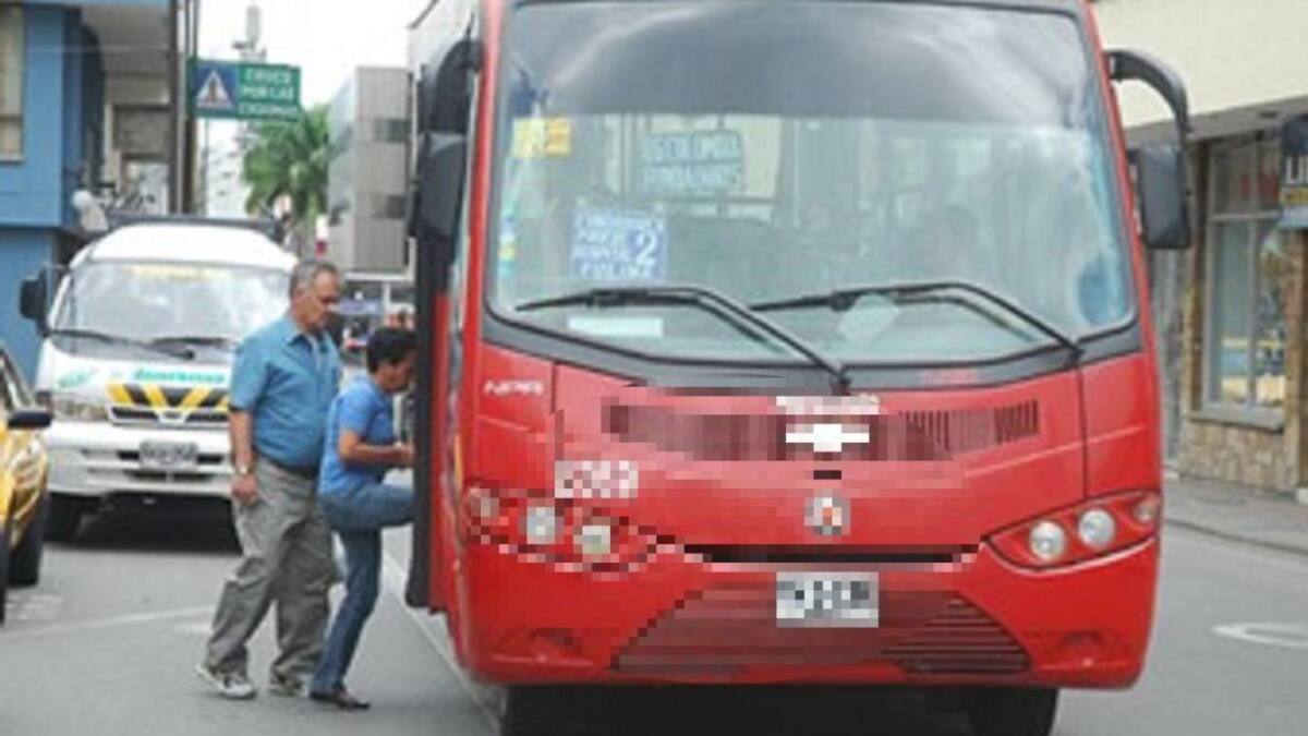 Quejas por exceso de usuarios en los buses de Armenia