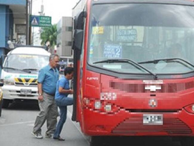 Quejas por exceso de usuarios en los buses de Armenia