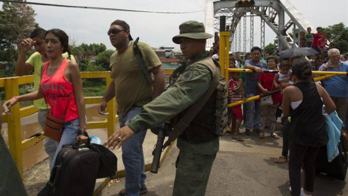 Tres adultos y un menor venezolanos fueron deportados por estar indocumentados en Boyacá