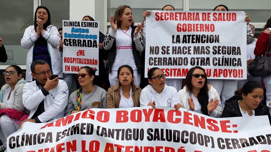 Cientos de usuarios y trabajadores de la Clínica Esimed de Tunja adelantan protestas. Foto: Jorge Herrera (W Radio)