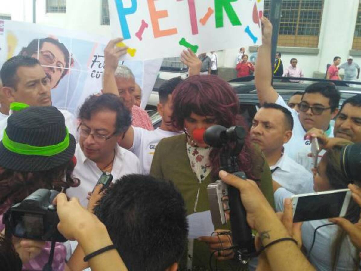 "Tenemos que esquivar las pequeñeces": Petro