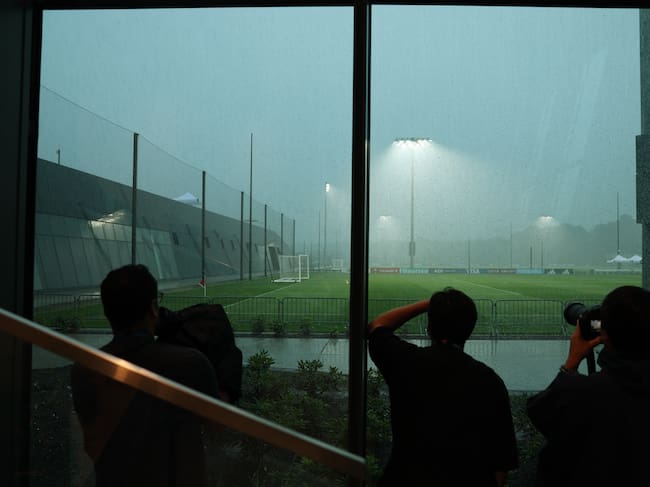 Suspendido el entrenamiento de España por lluvias. Foto: AFP