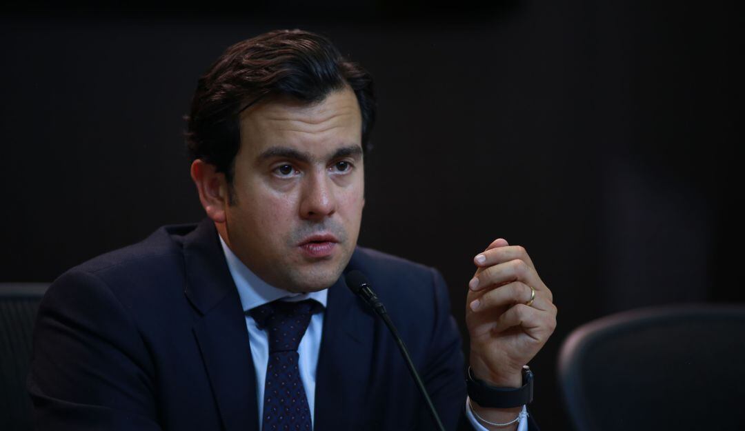 Lara invitó a otros candidatos, como Alejandro Gaviria, a participar de una consulta