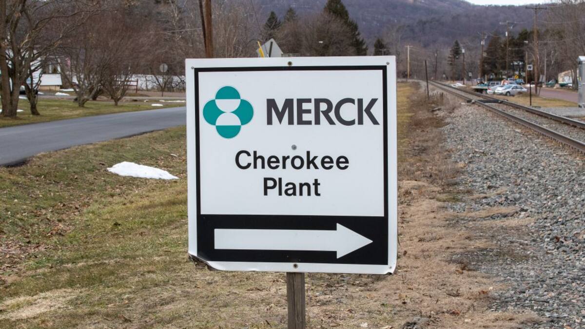 Merck dice que su pastilla experimental reduce los efectos del COVID-19